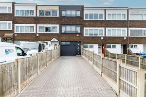 Cotton Lane Halton Lodge